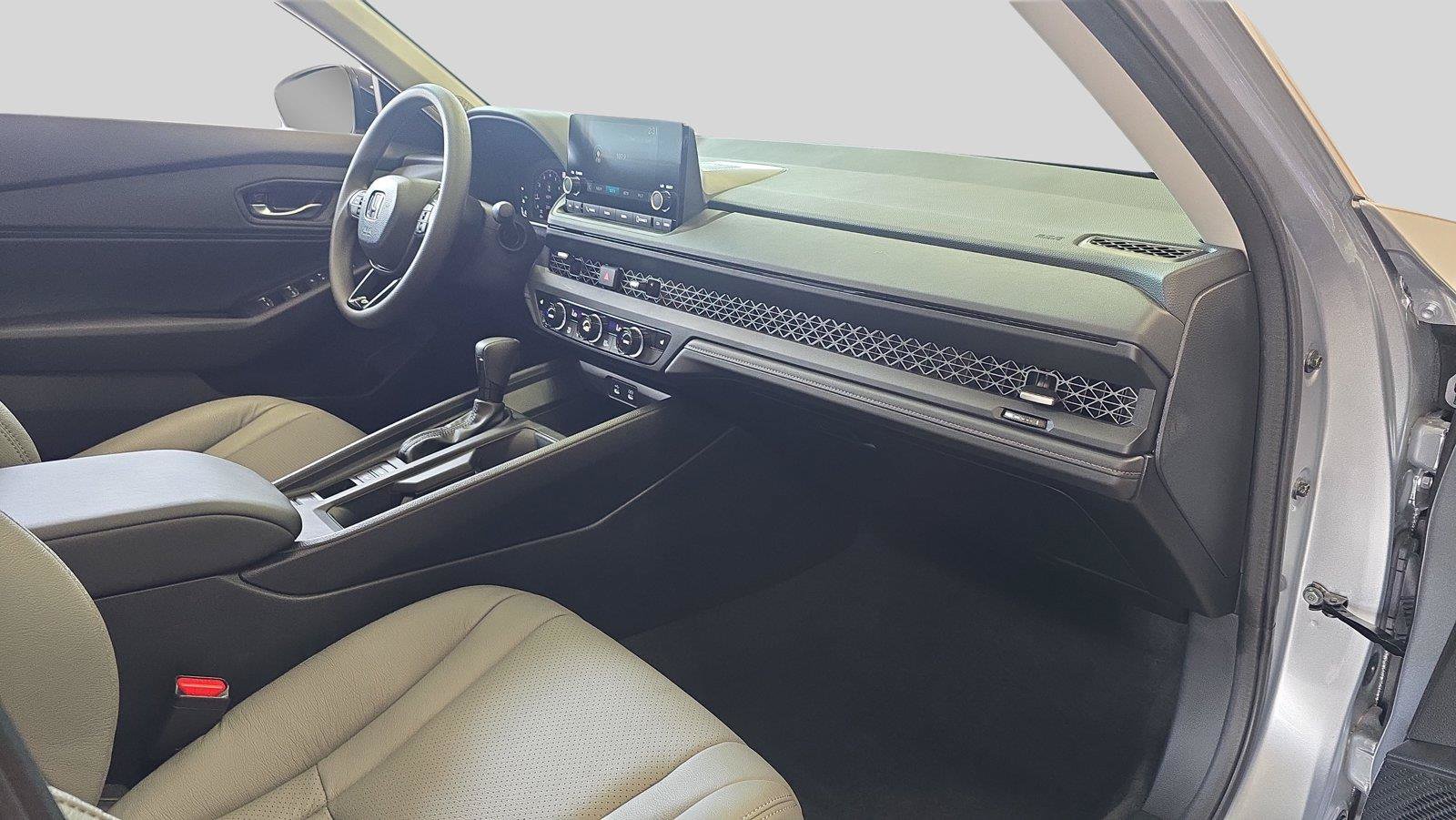 Used 2025 Honda Accord SE image 16