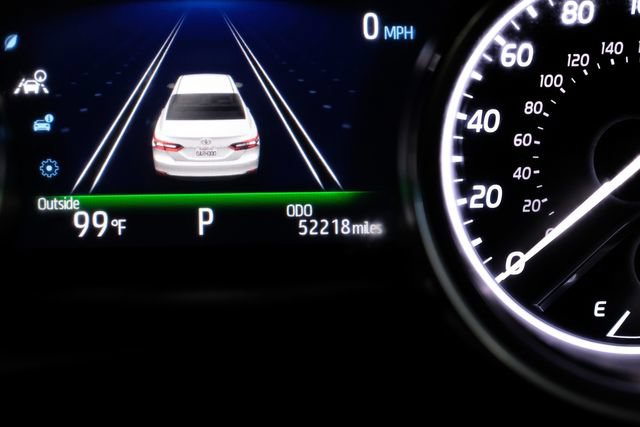 Used 2018 Toyota Camry XLE FWD image 26