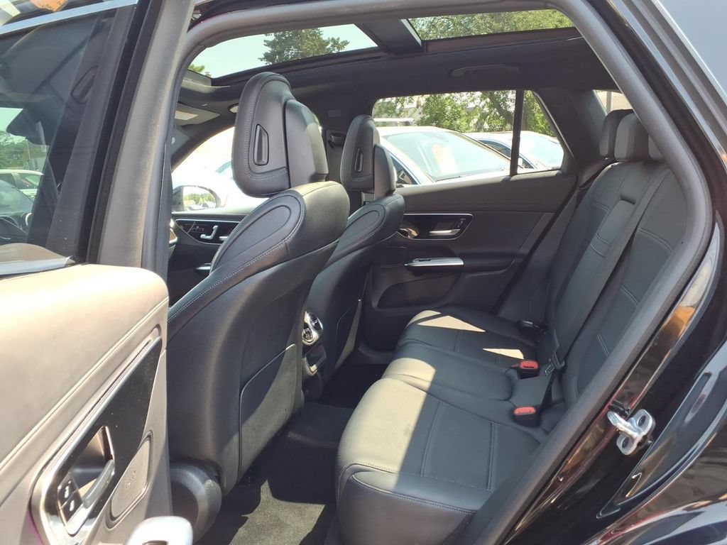 Used 2023 Mercedes-Benz GLC 300 4MATIC image 16
