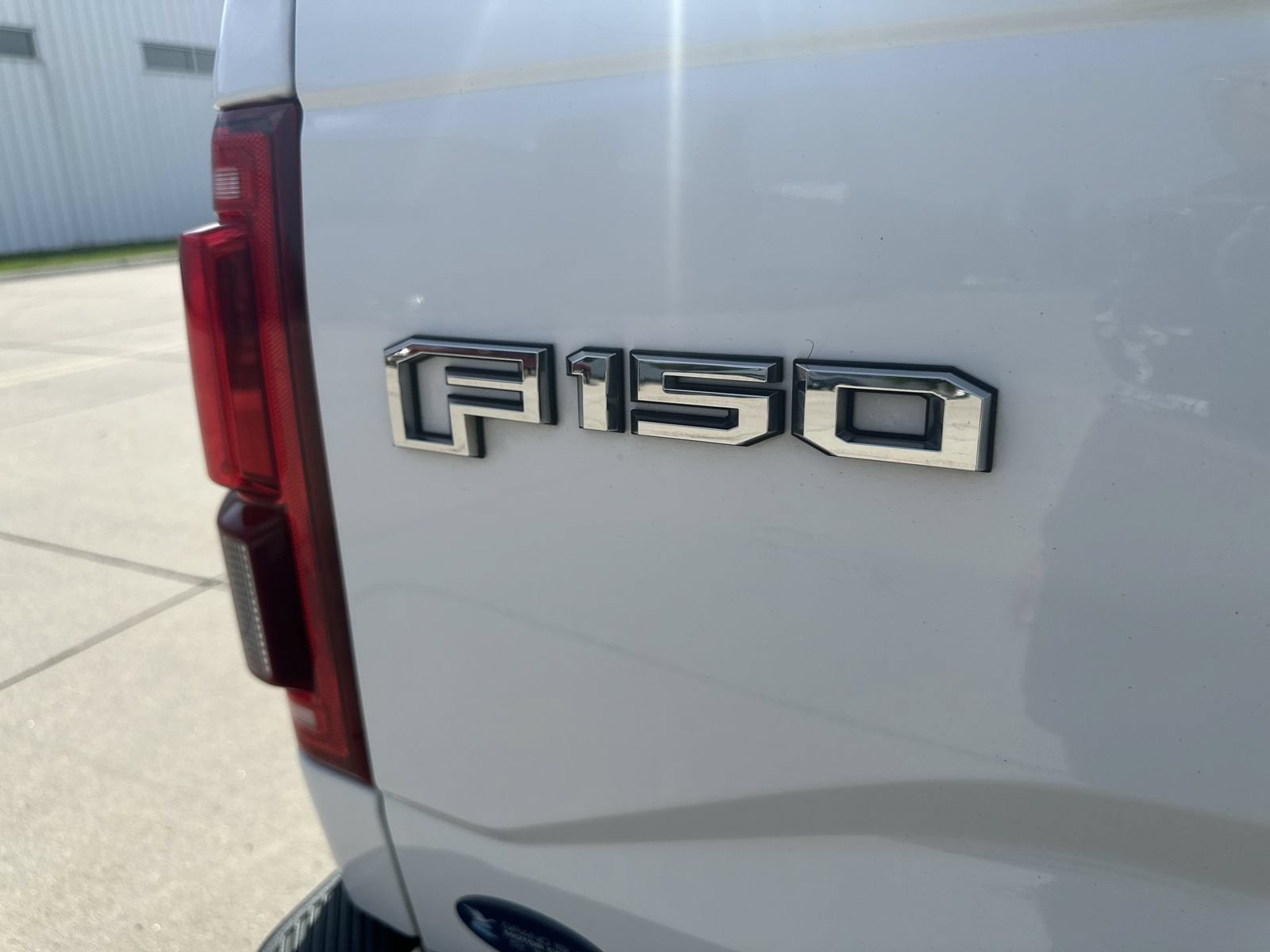 Used 2016 Ford F150 Lariat w/ Equipment Group 502A Luxury AWD/4WD image 33