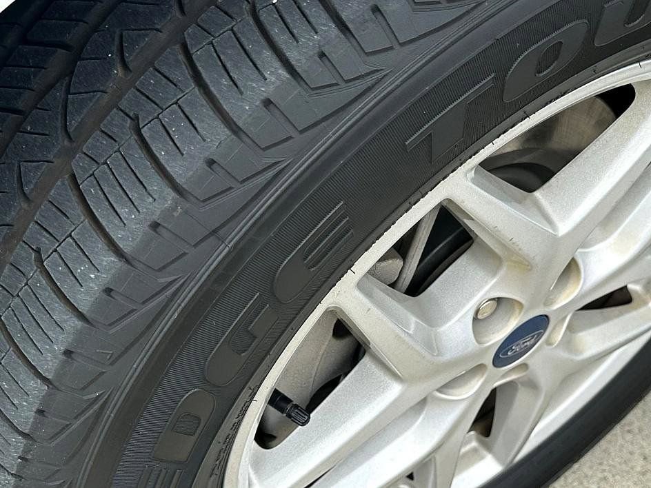 Used 2022 Ford Edge SEL image 13