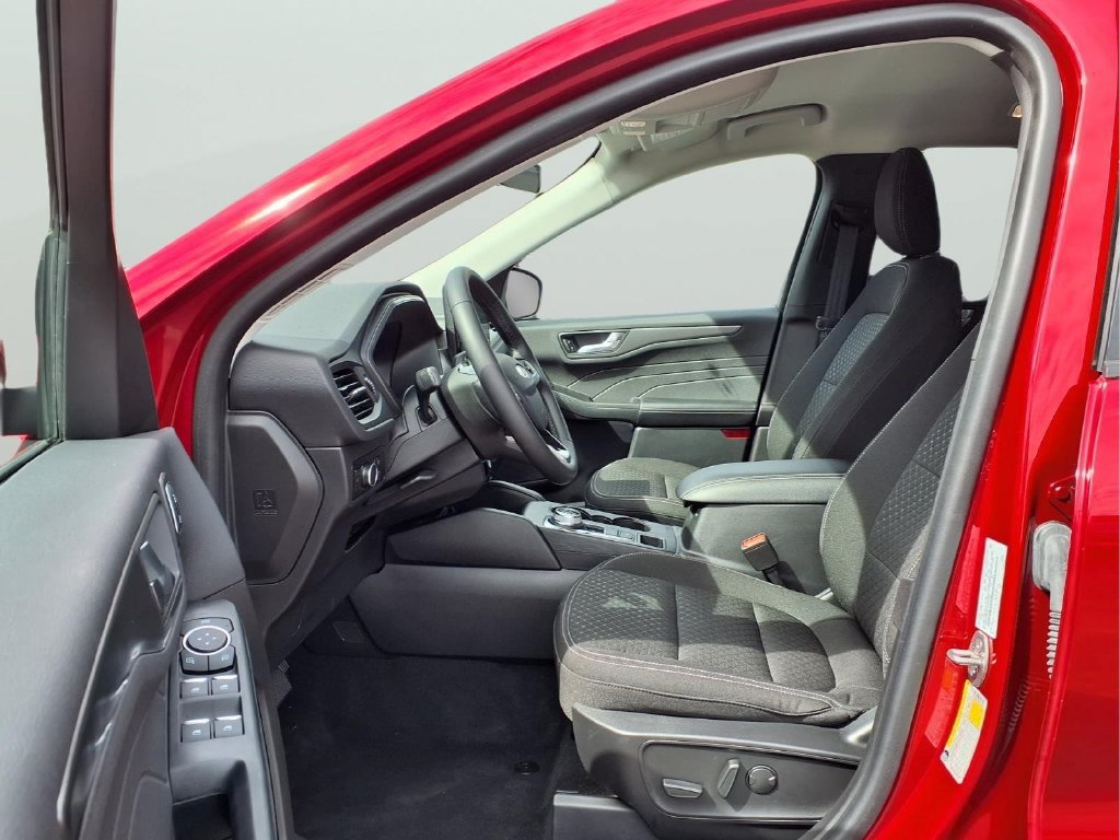 Used 2023 Ford Escape Active w/ Tech Pack #2 AWD/4WD image 15