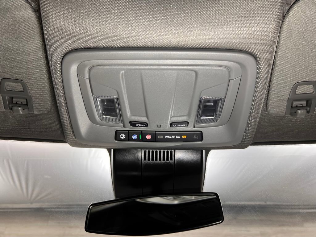 Used 2025 Chevrolet Silverado 1500 LT image 17