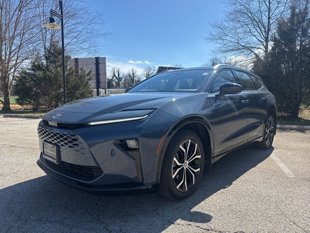 Used 2025 Toyota Crown Signia XLE image 5