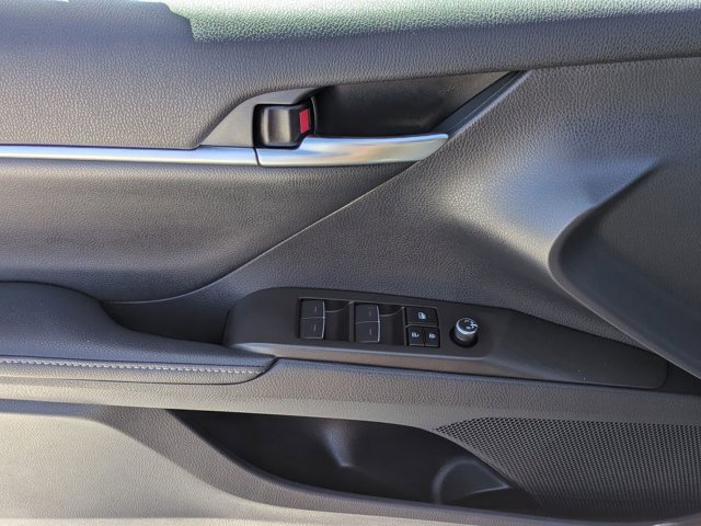 Used 2023 Toyota Camry XSE image 18
