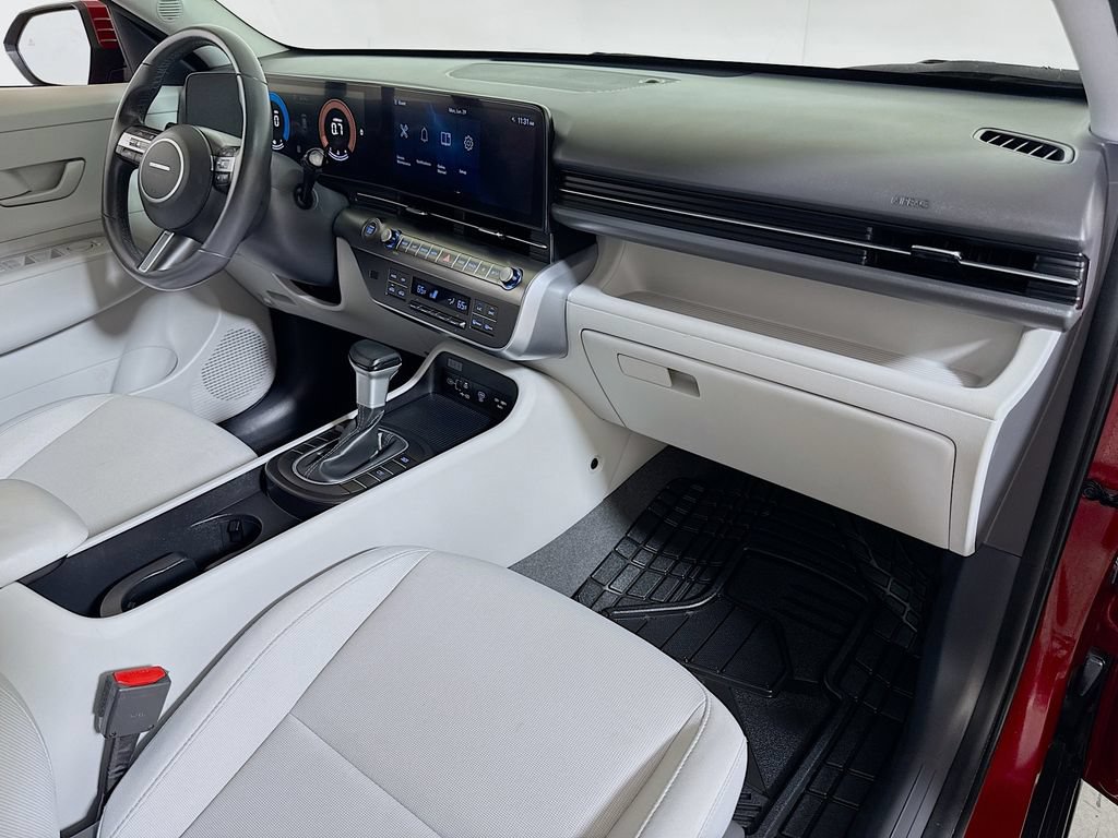 Used 2025 Hyundai Kona SEL FWD image 25