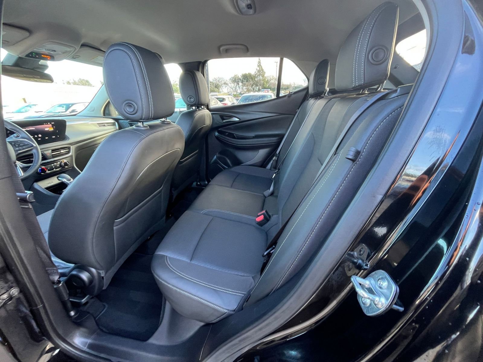 Used 2025 Buick Encore GX Preferred image 23