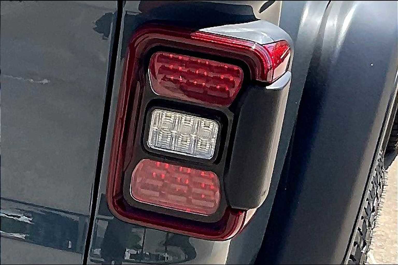 New 2025 Jeep Gladiator Mojave w/ Safety Group image 14