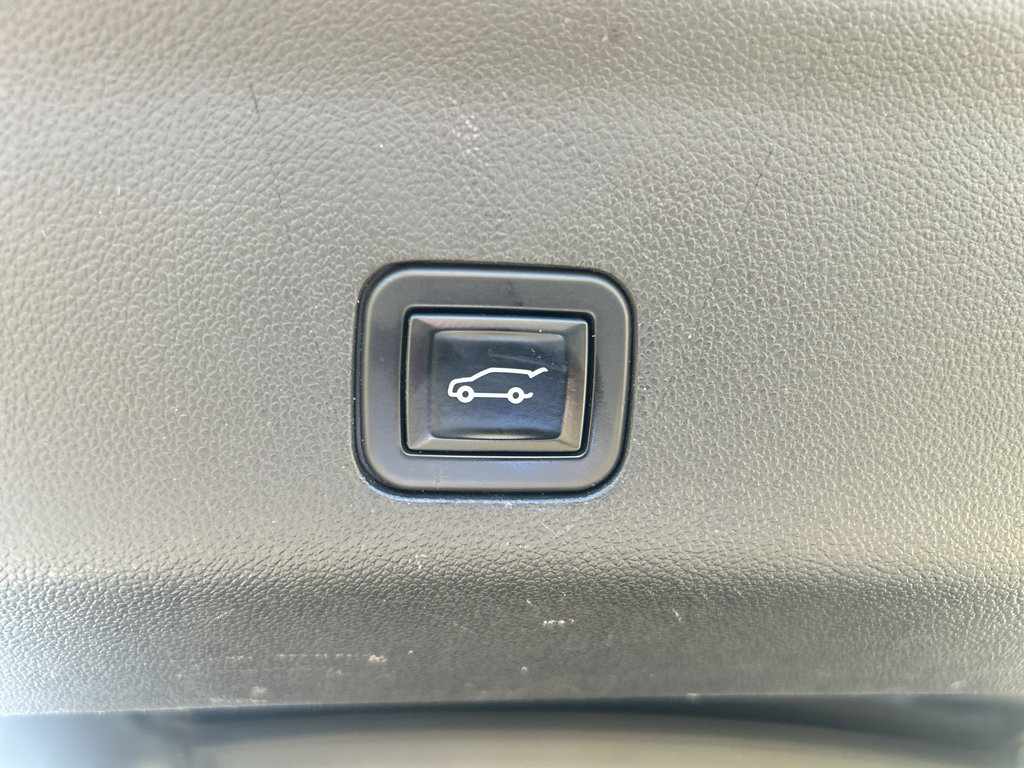 Used 2023 Chevrolet Tahoe LT w/ Luxury Package image 11