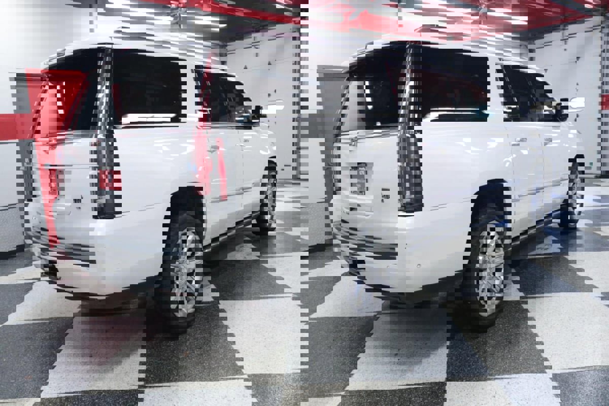 Used 2019 Cadillac Escalade ESV Premium Luxury image 7