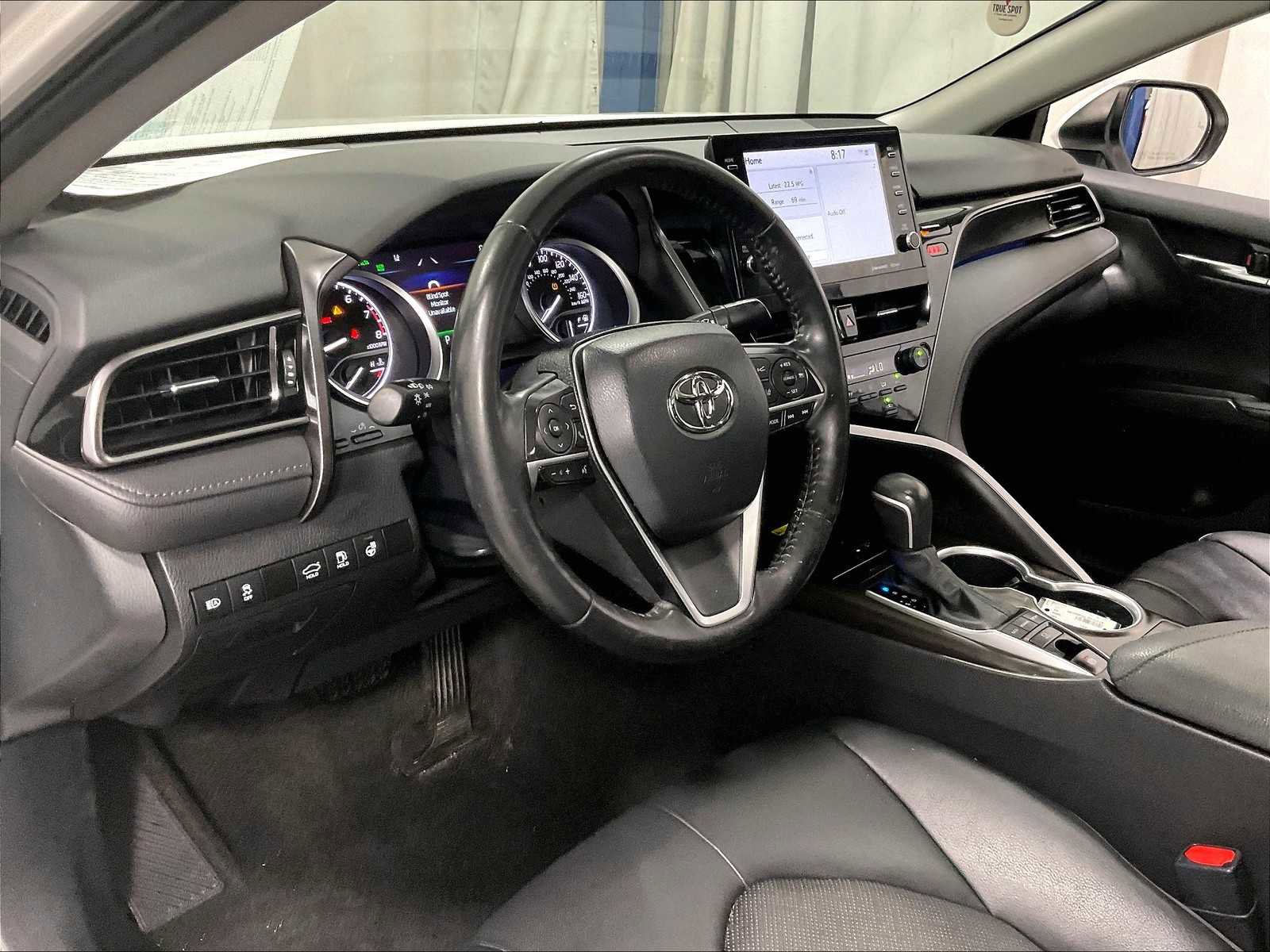 Used 2023 Toyota Camry XLE image 8