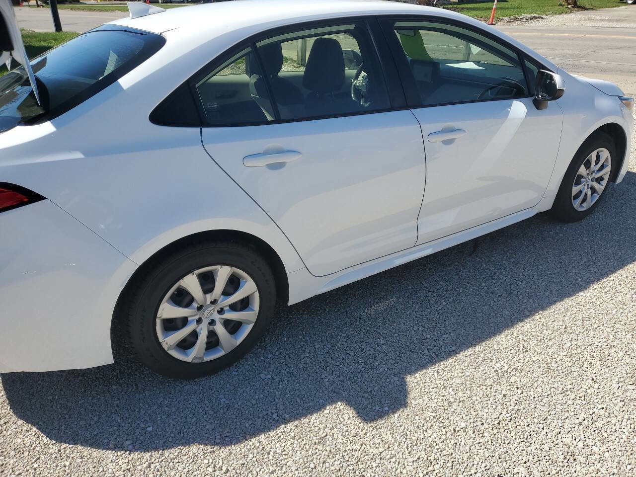 Used 2022 Toyota Corolla LE FWD image 4