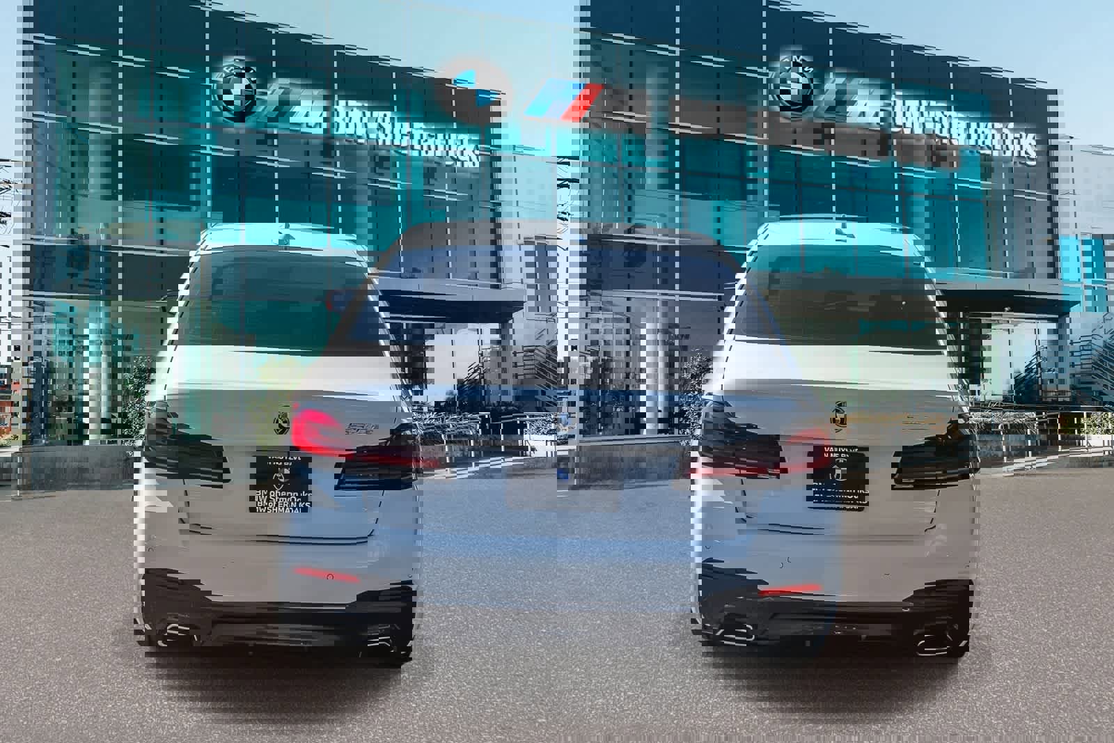 Certified 2023 BMW 530e w/ M Sport Package image 5