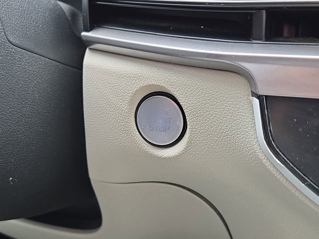 Used 2025 Kia Sorento S FWD image 31