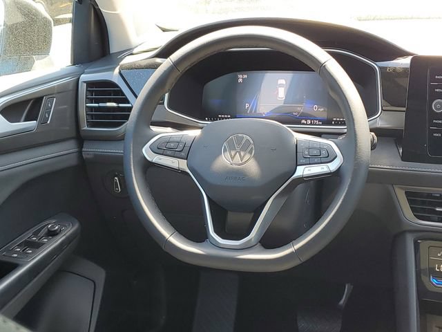New 2026 Volkswagen Taos SE FWD image 12