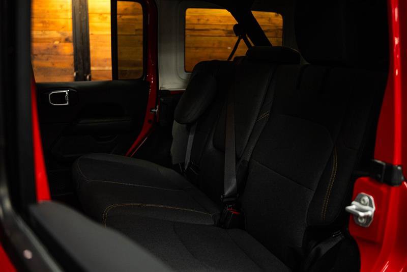 Used 2025 Jeep Wrangler Unlimited Sahara w/ Safety Group image 10