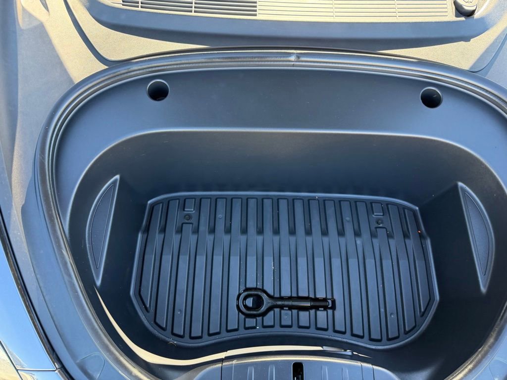 Used 2023 Tesla Model 3 Standard Range image 22