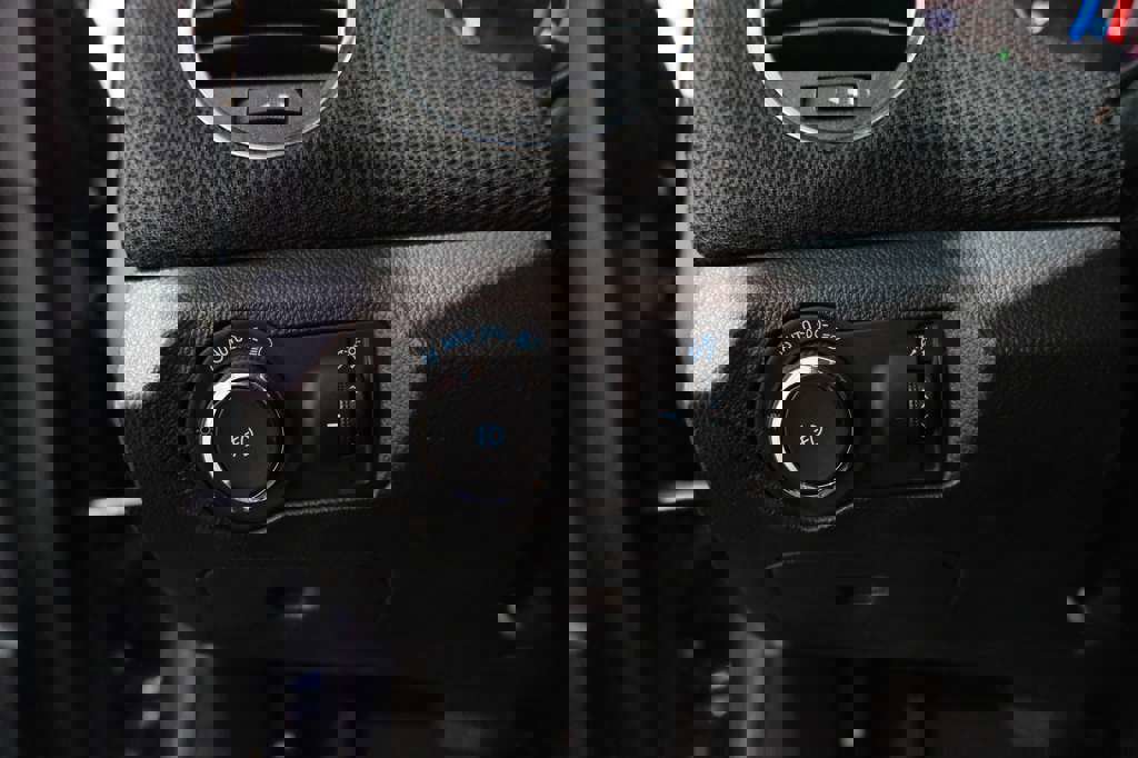 Used 2013 Chevrolet Cruze LTZ FWD image 31