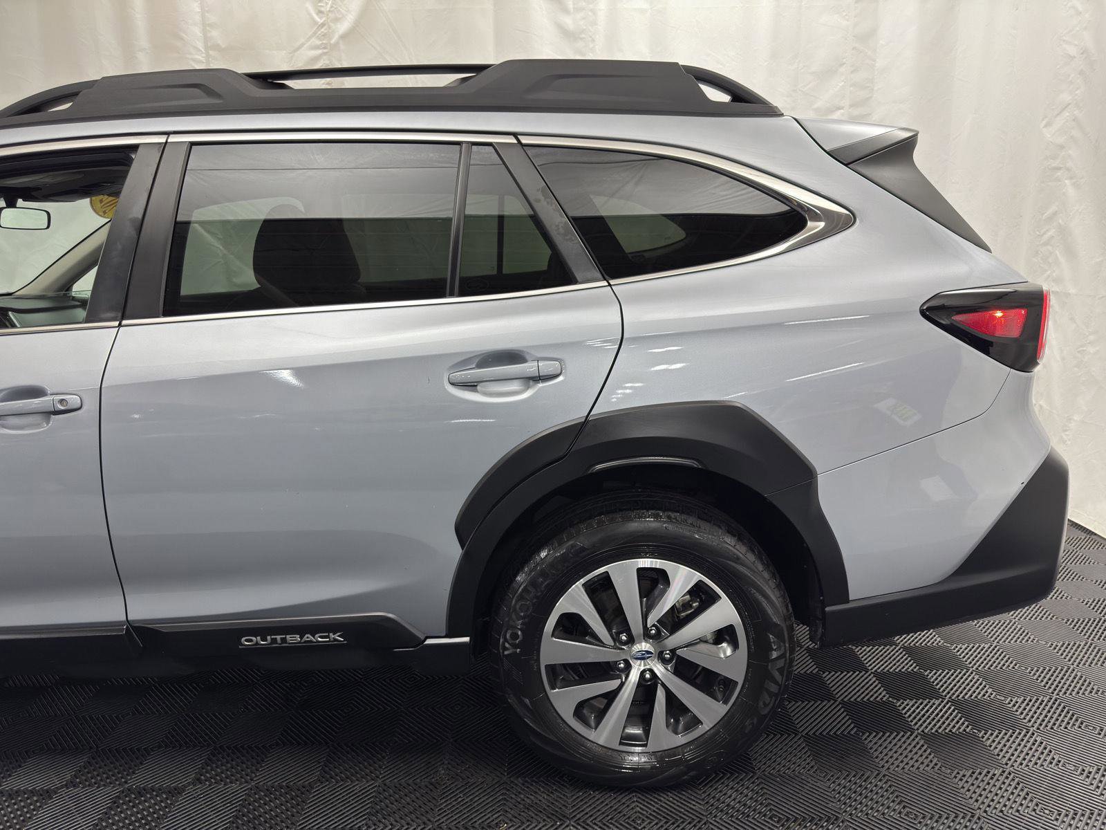 Used 2024 Subaru Outback Premium image 3