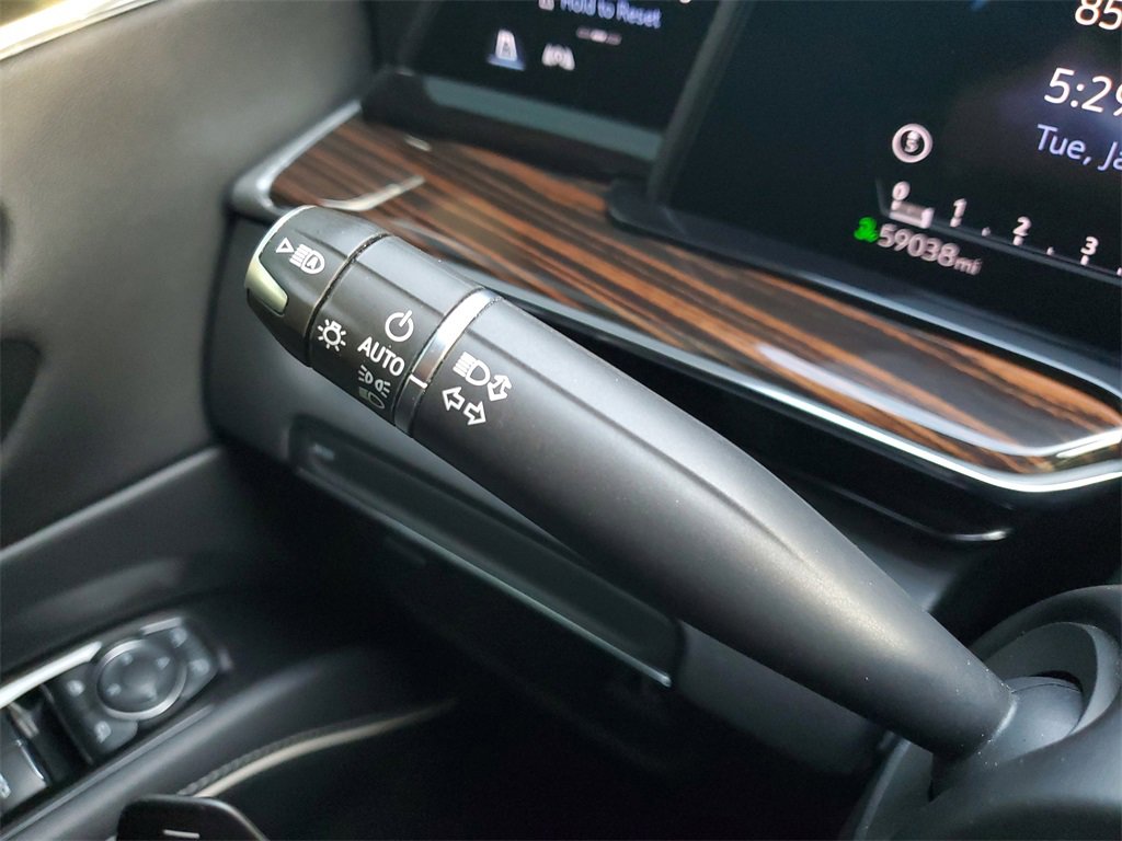 Used 2024 Cadillac Escalade ESV Luxury image 28