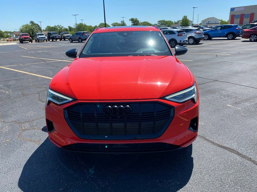 Used 2019 Audi e-tron Prestige w/ Prestige Package AWD/4WD image 3