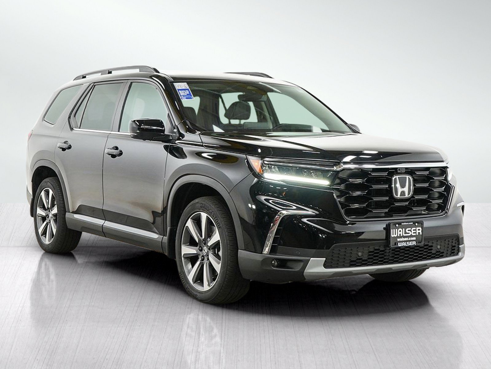 Used 2024 Honda Pilot Elite image 8
