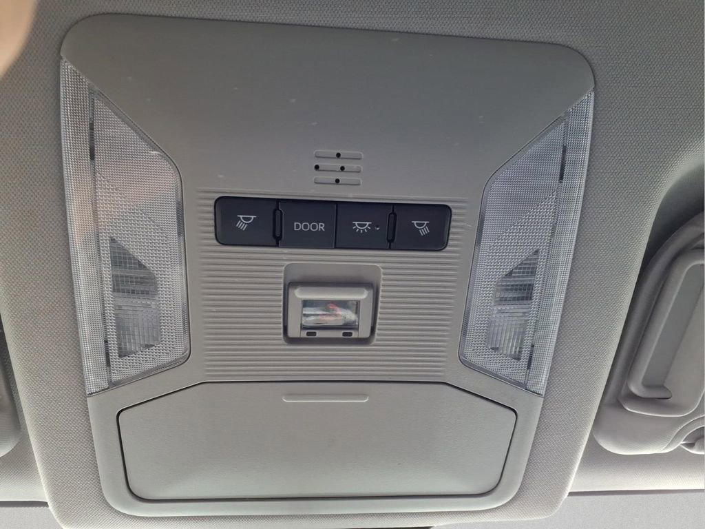 Used 2022 Toyota RAV4 XLE FWD image 25