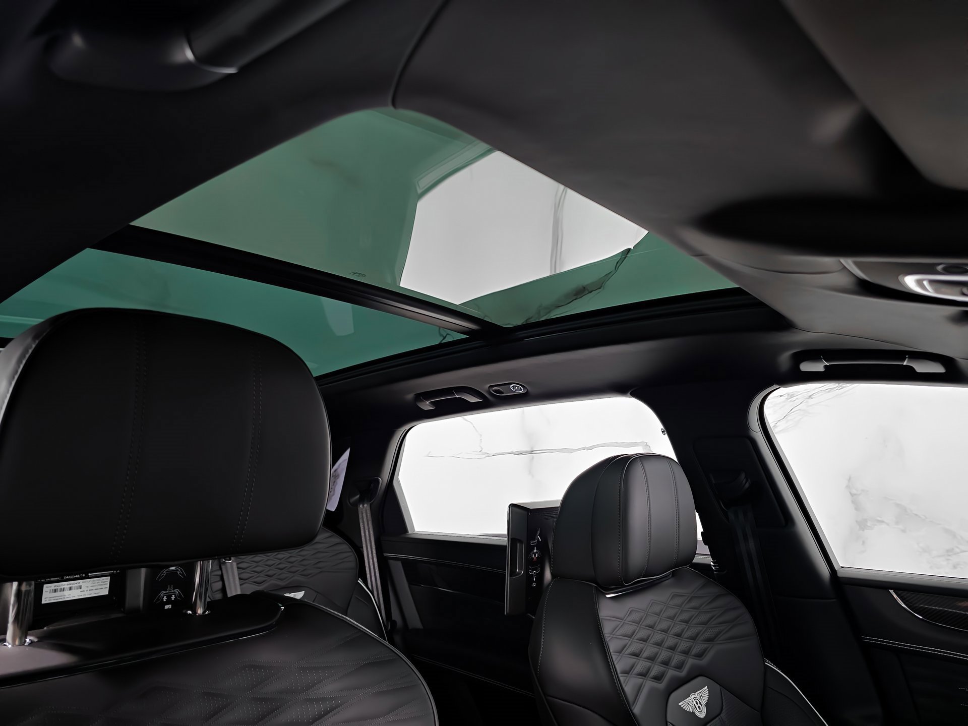 Used 2023 Bentley Bentayga Extended Wheelbase image 24