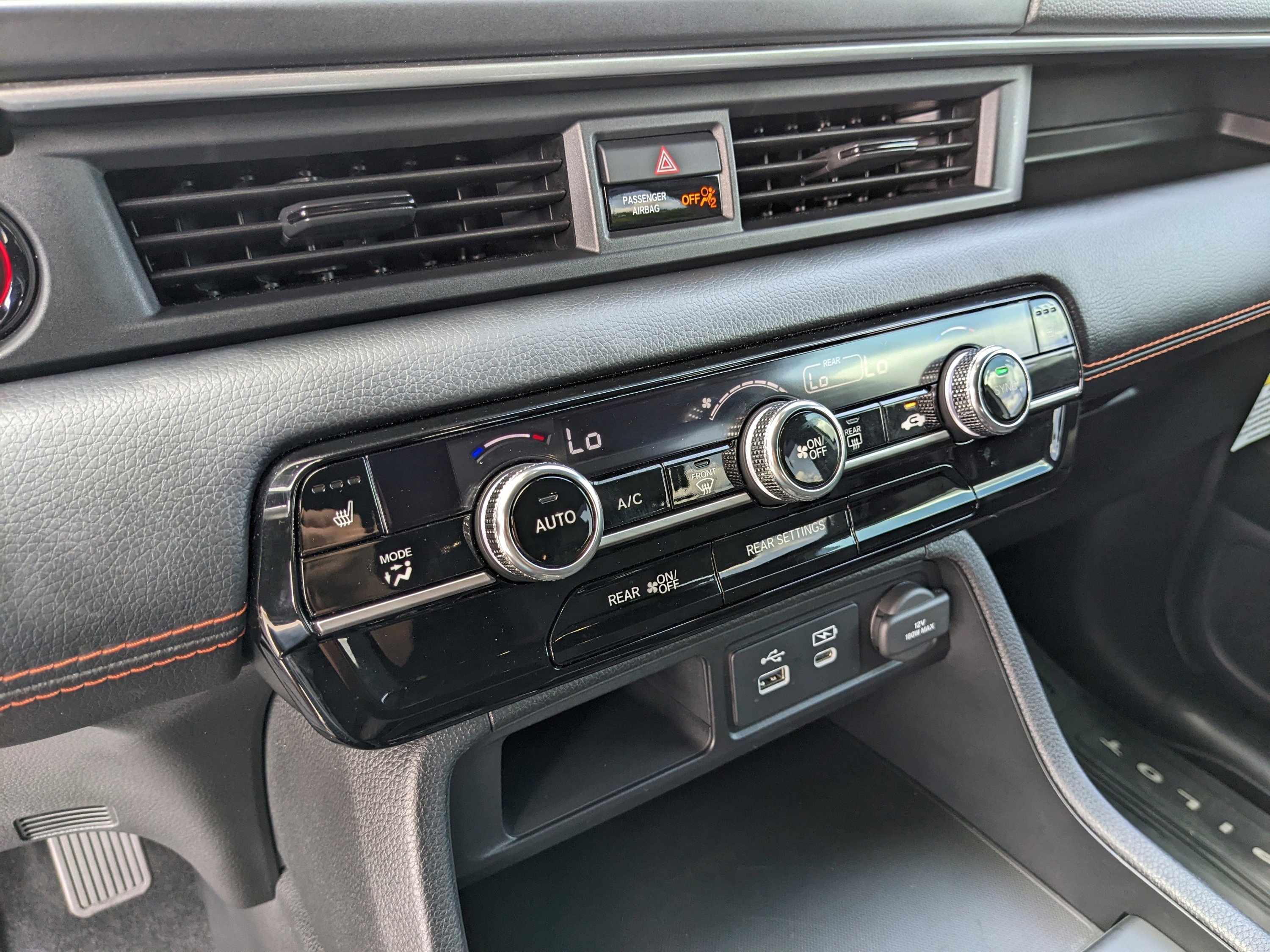 Used 2025 Honda Pilot Sport image 25