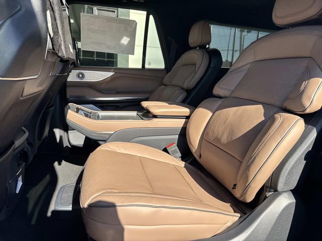 New 2025 Lincoln Navigator L Black Label image 19