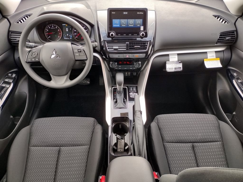 New 2026 Mitsubishi Eclipse Cross LE image 2