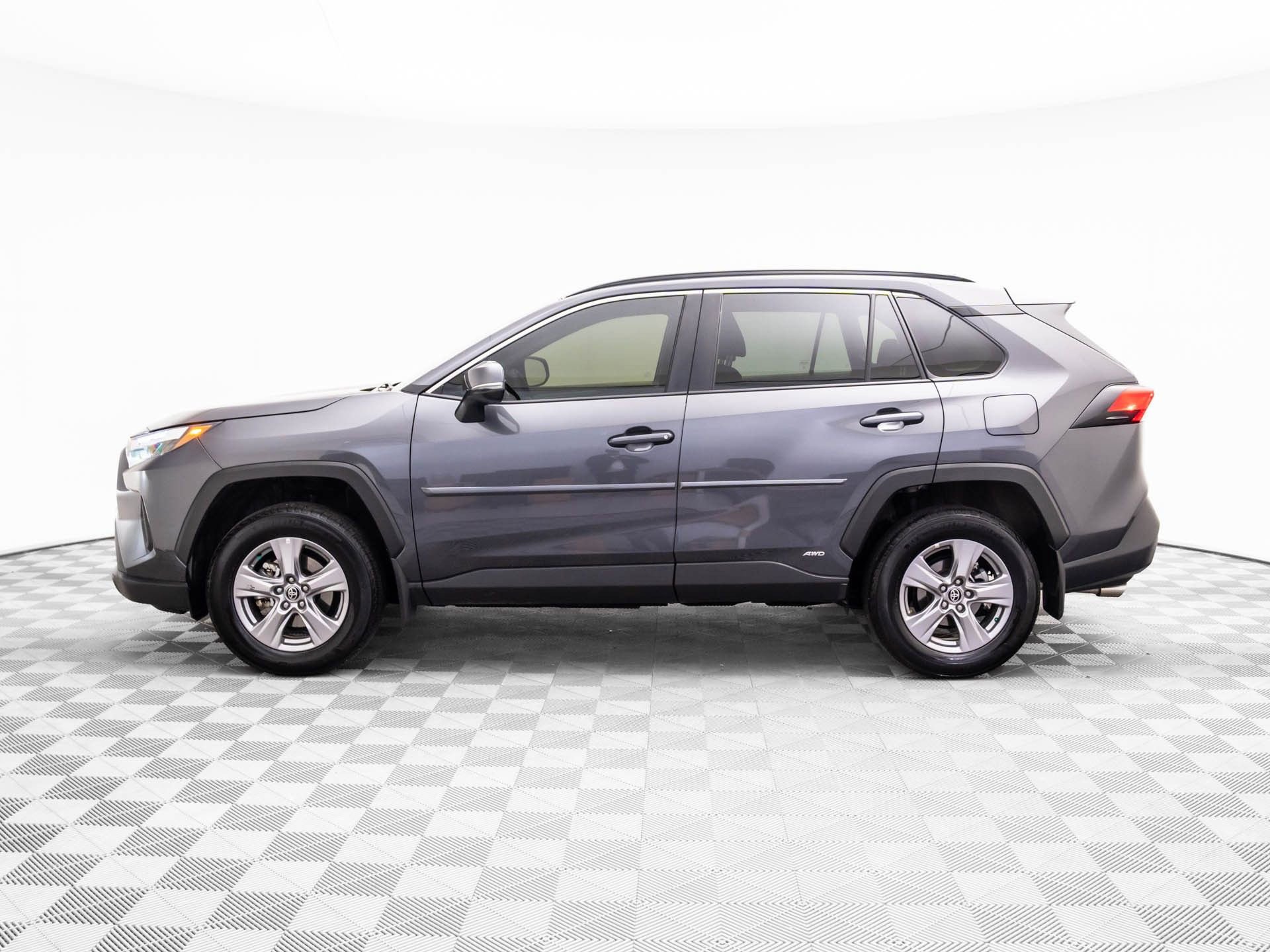 Used 2025 Toyota RAV4 LE image 5