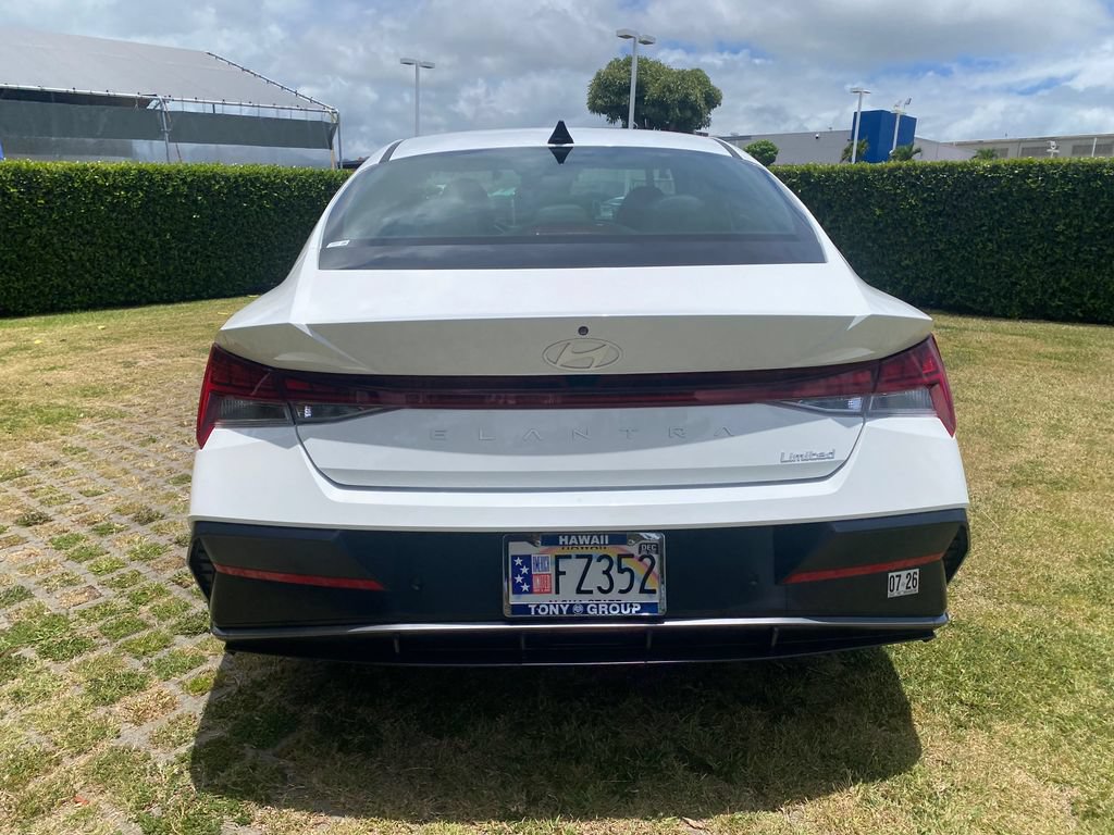 Certified 2024 Hyundai Elantra Limited FWD image 24