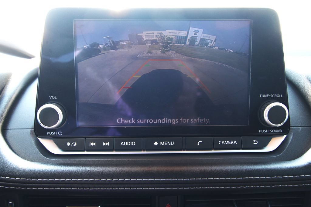 Used 2023 Nissan Rogue S AWD/4WD image 14