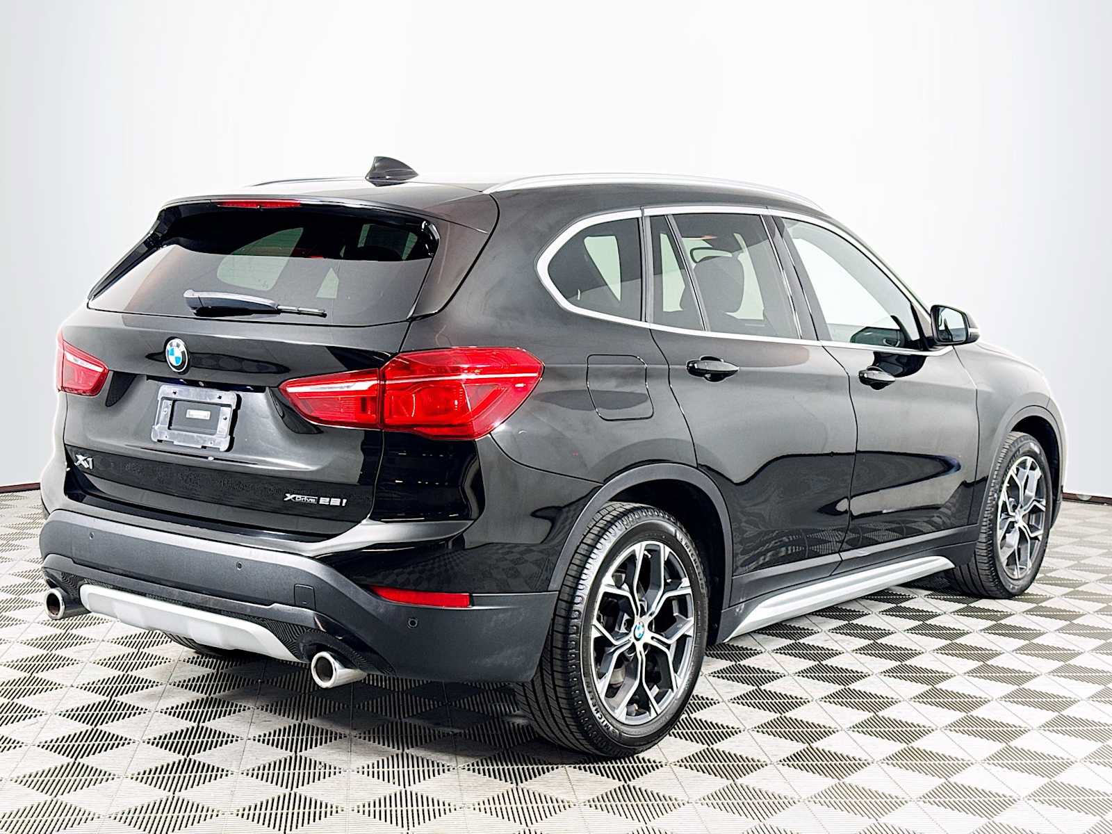 Used 2020 BMW X1 xDrive28i AWD/4WD image 5