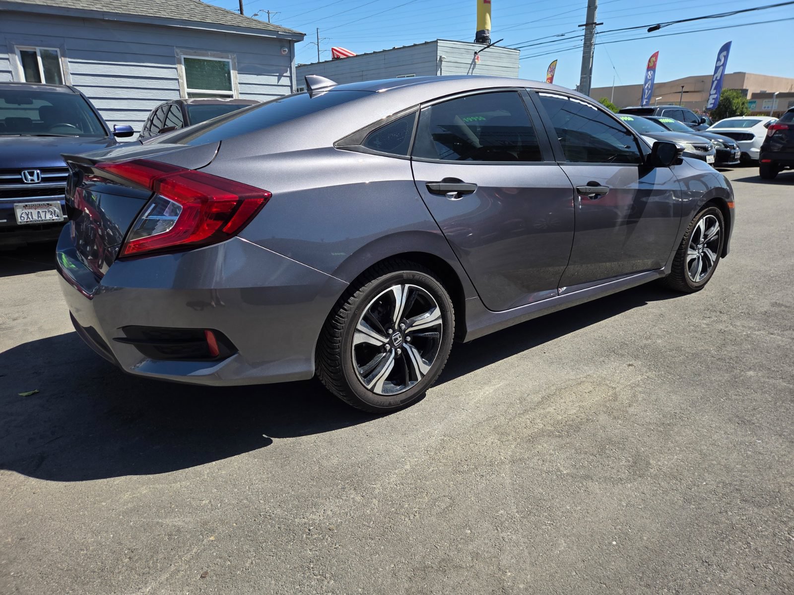 Used 2016 Honda Civic Touring image 4