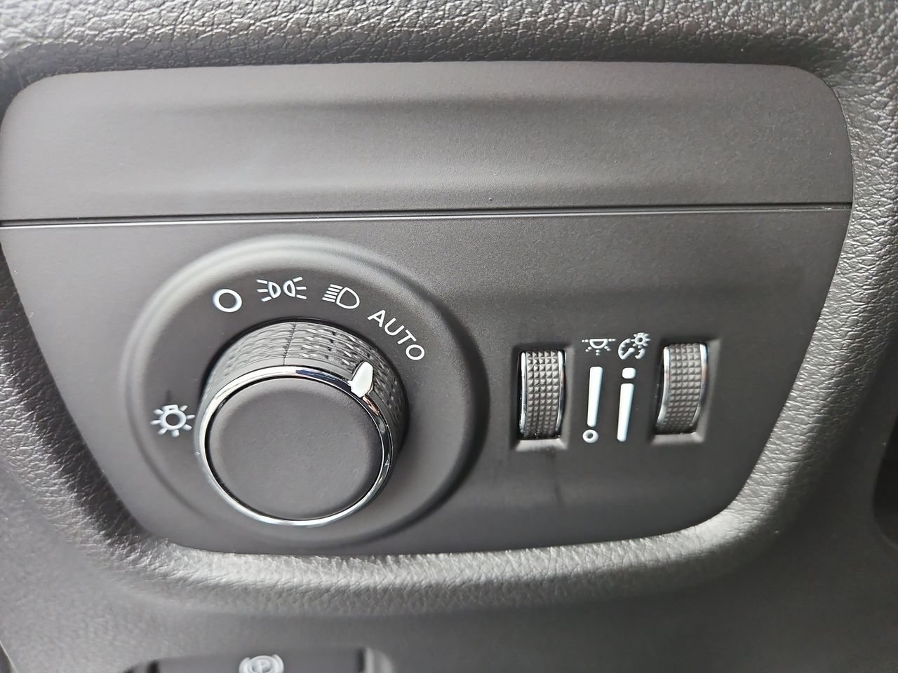 New 2026 Jeep Grand Cherokee Altitude AWD/4WD image 29