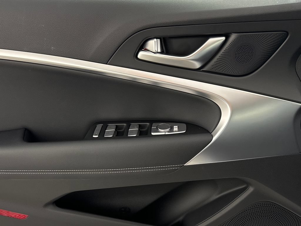 New 2026 Genesis G70 2.5T RWD image 9