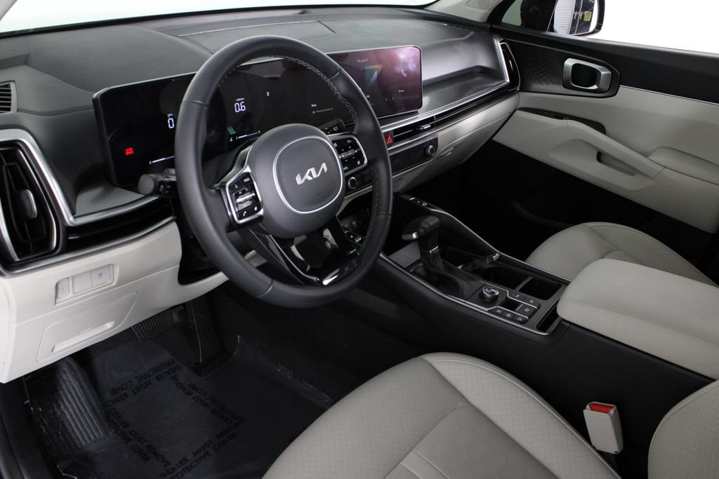 Used 2025 Kia Sorento S w/ Panoramic Sunroof Package FWD image 18