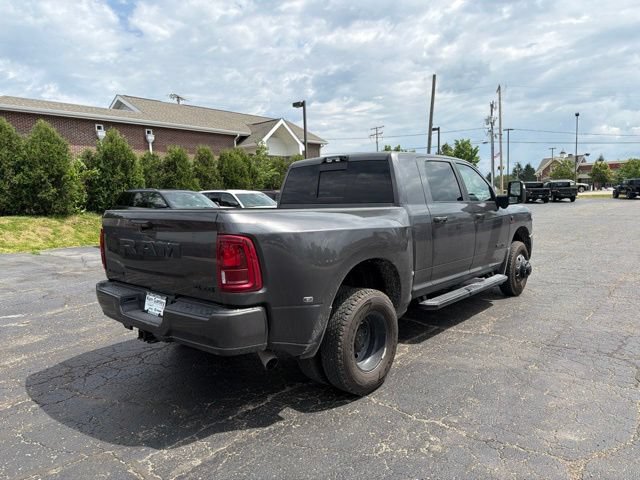 Used 2025 RAM 3500 Laramie AWD/4WD image 7