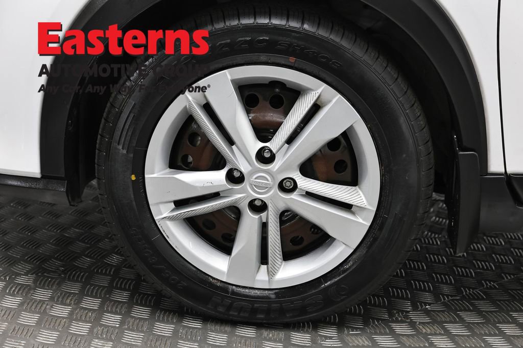 Used 2021 Nissan Kicks S image 32