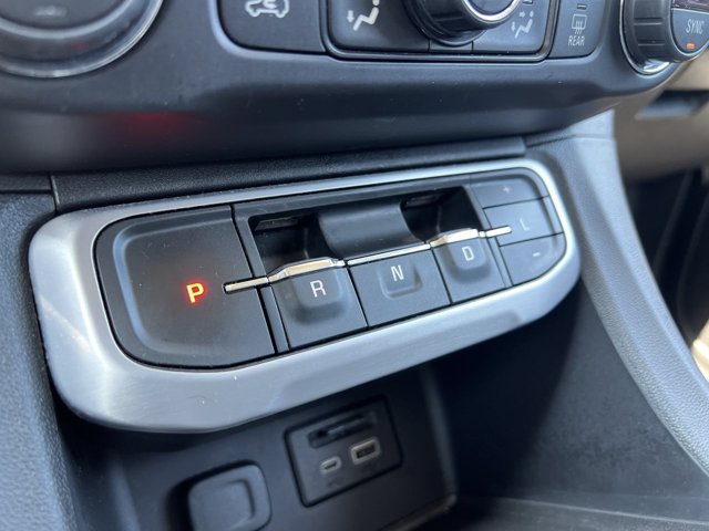 Used 2020 GMC Acadia SLT FWD image 16