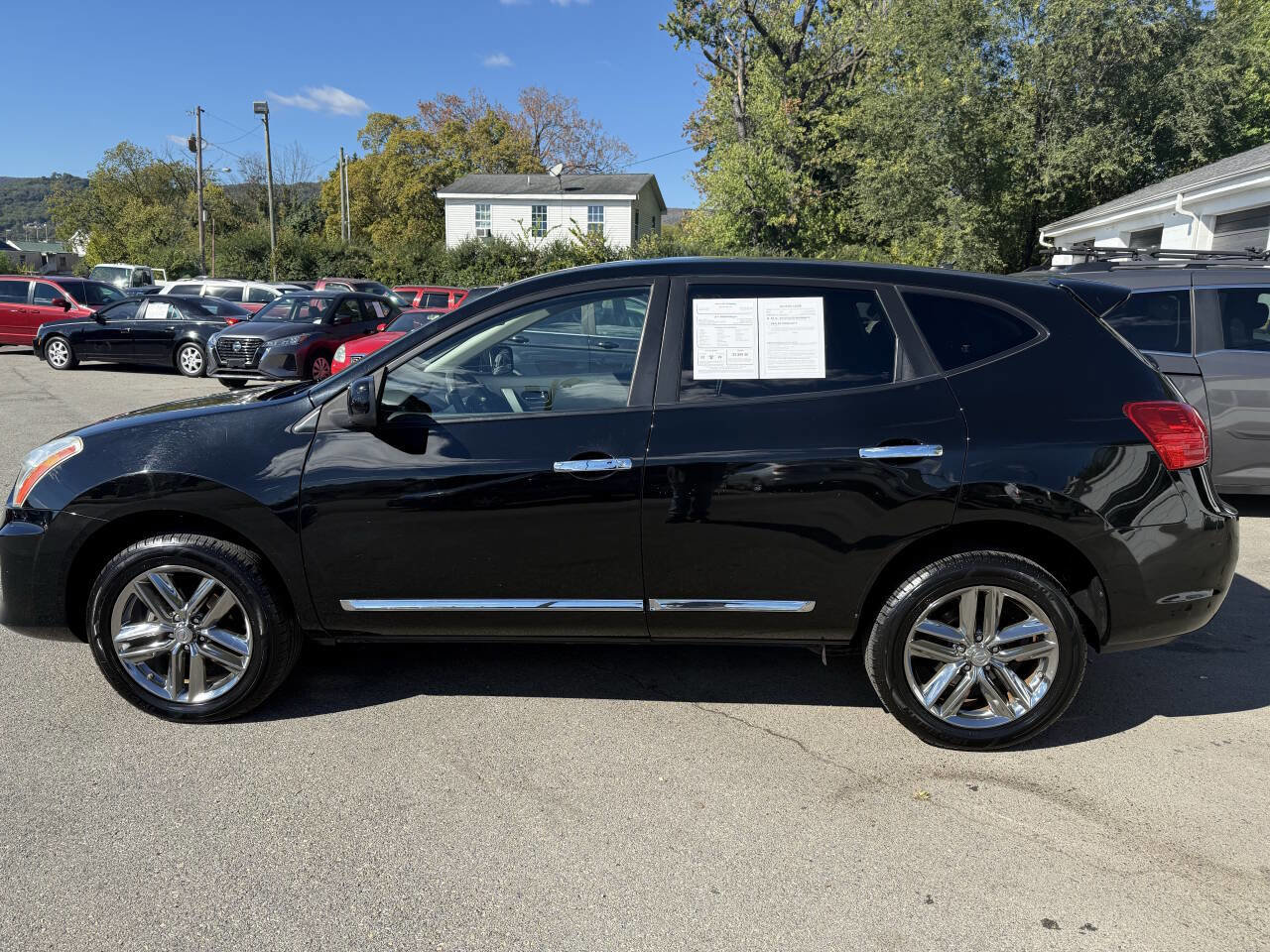 Used 2011 Nissan Rogue S Krom Edition image 9