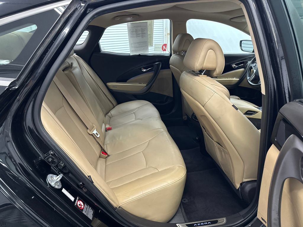 Used 2016 Hyundai Azera Limited FWD image 16