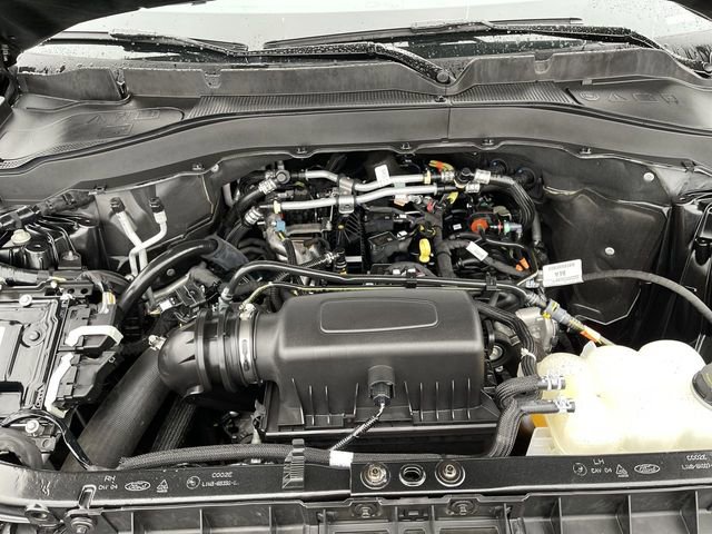 Used 2023 Ford Explorer XLT w/ Equipment Group 202A image 12