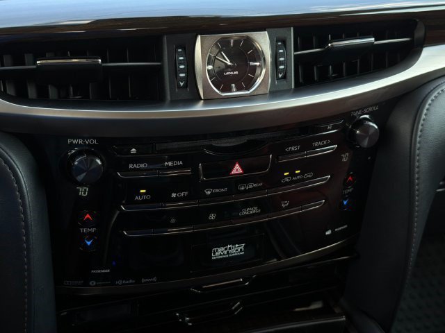 Used 2019 Lexus LX 570 4WD w/ Luxury Package image 24