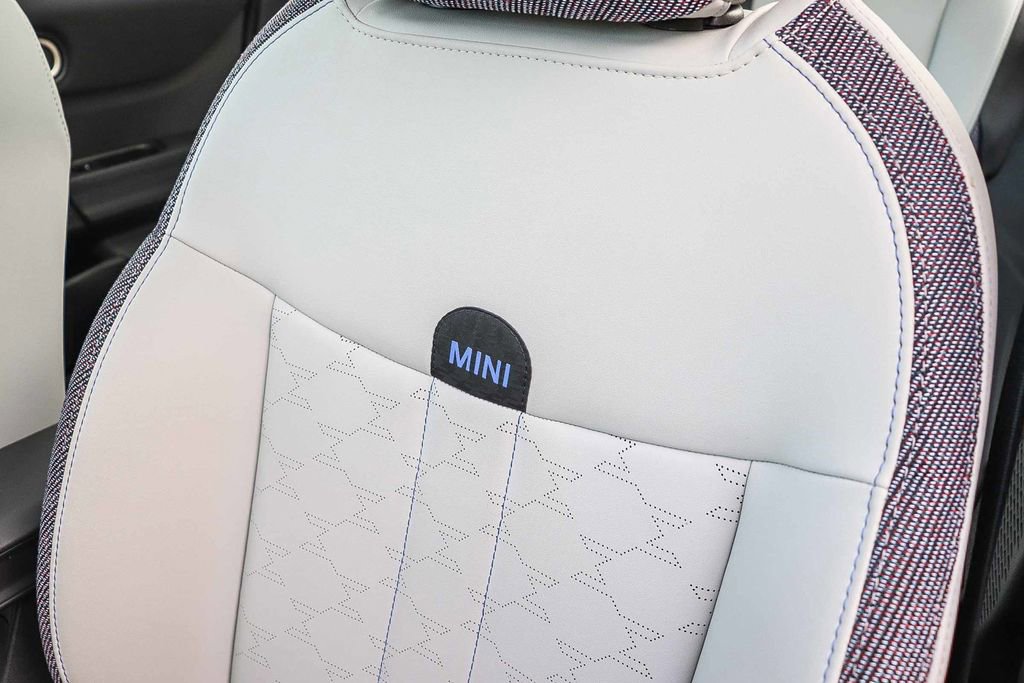 Used 2025 MINI Cooper S image 30