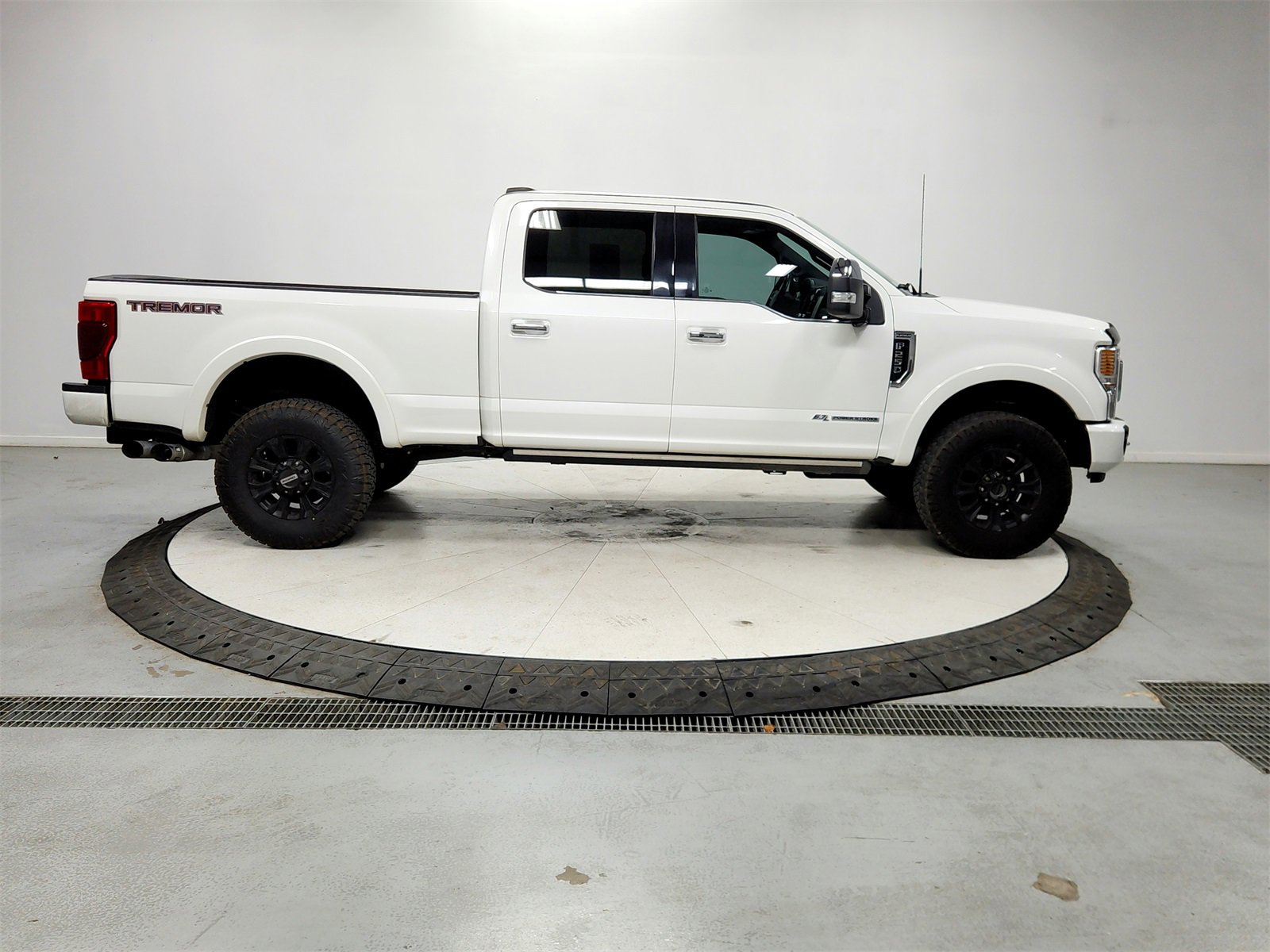 Used 2021 Ford F250 Platinum w/ Tremor Off-Road Package image 8