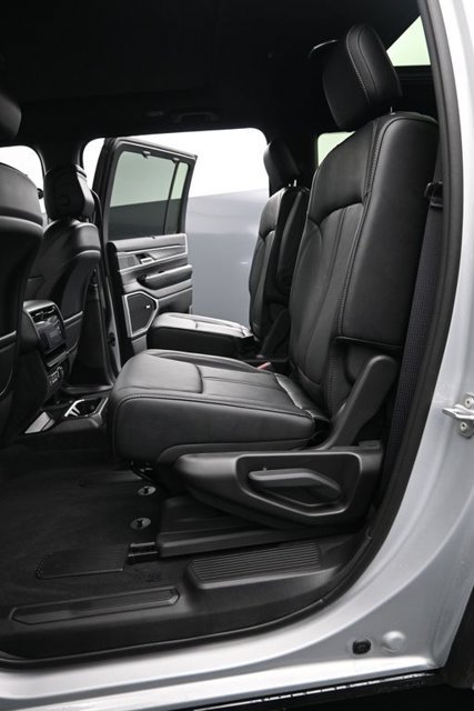 New 2026 Jeep Grand Wagoneer L Limited AWD/4WD image 10