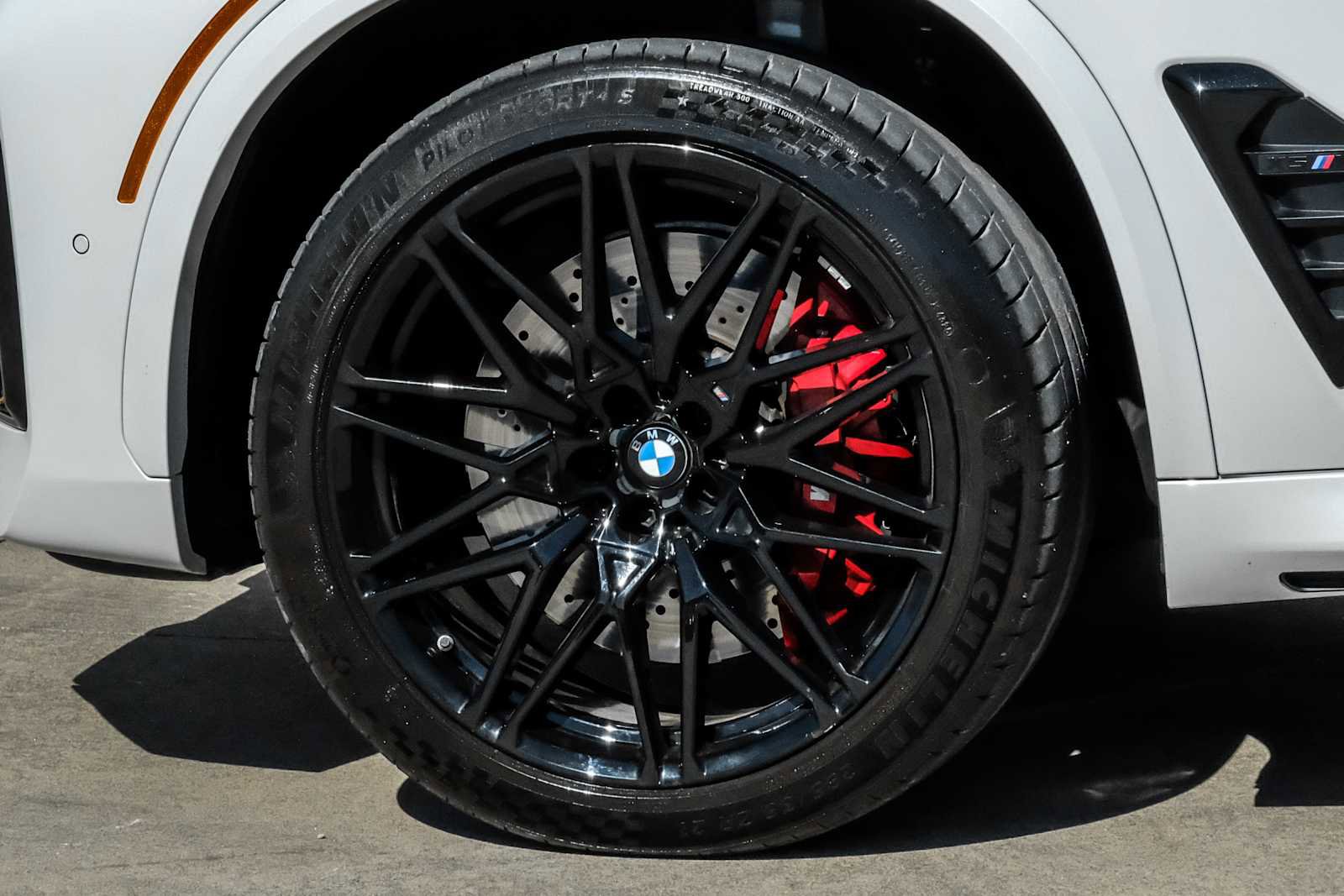 Used 2025 BMW X5 M Competition w/ Executive Package image 59